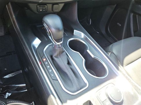 Used 2022 Chevrolet Traverse Premier image 20