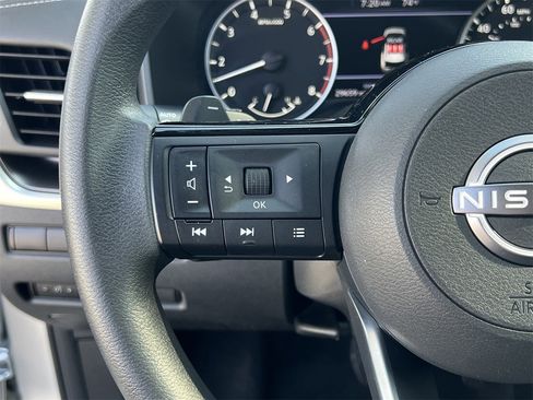 Certified 2023 Nissan Rogue SV image 11