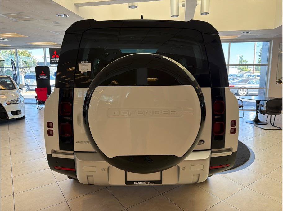 Used 2023 Land Rover Defender 130 SE AWD/4WD image 6