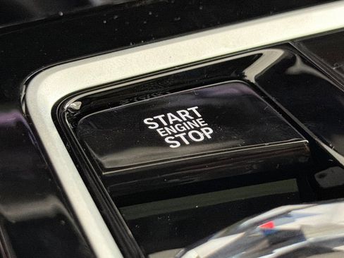 New 2026 BMW 740i image 28