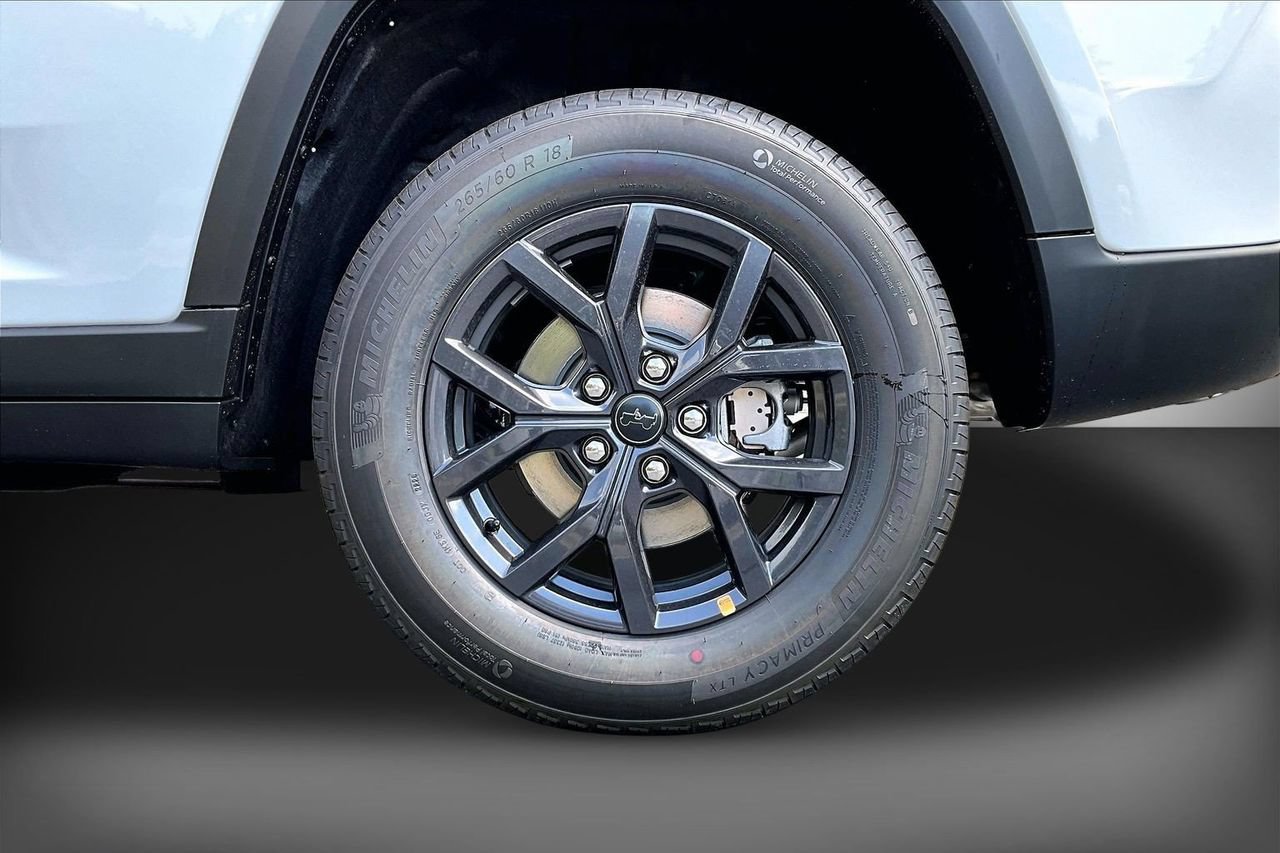 New 2027 Jeep Grand Cherokee Altitude AWD/4WD image 31