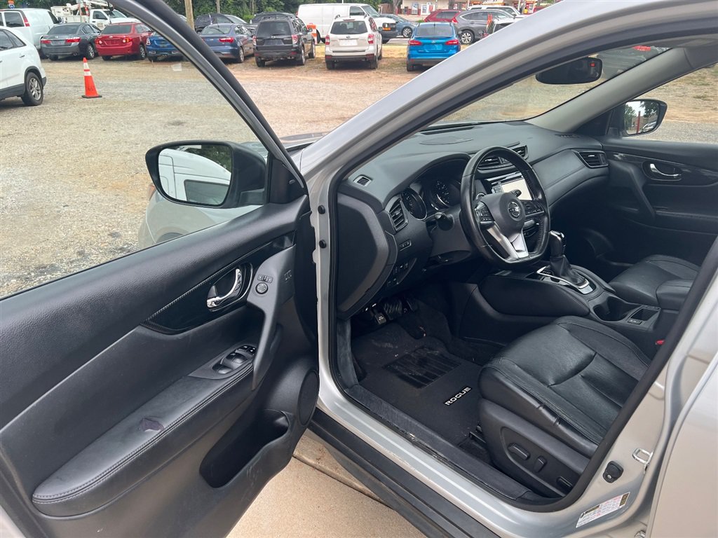 Used 2017 Nissan Rogue SL FWD image 11