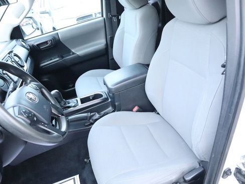 Used 2019 Toyota Tacoma SR image 15