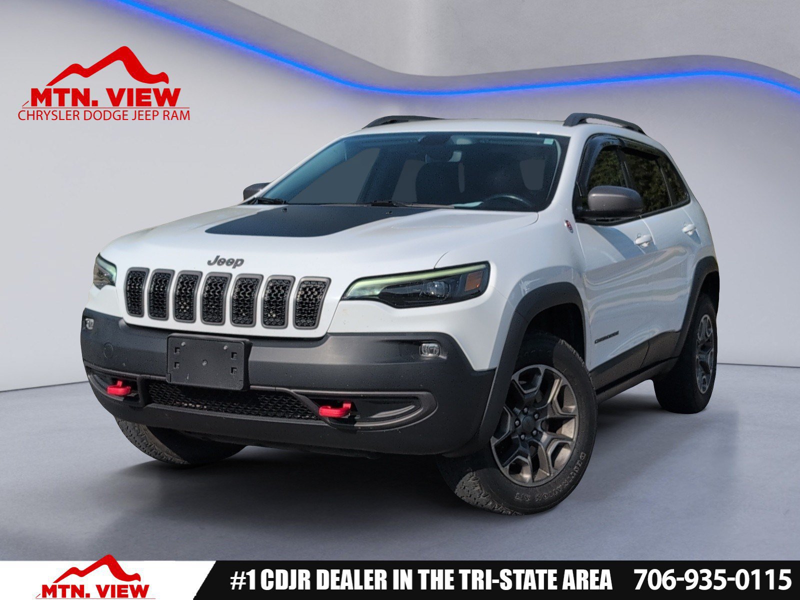 Used 2020 Jeep Cherokee Trailhawk w/ Cold Weather Group AWD/4WD image 1