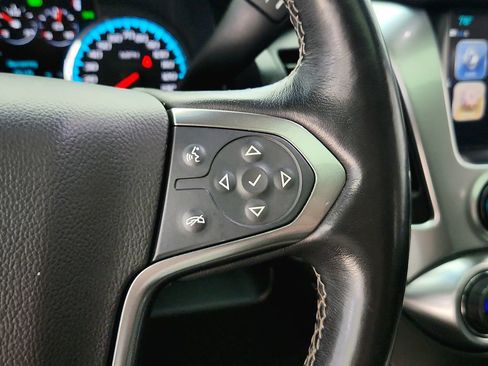 Used 2019 Chevrolet Suburban Premier AWD/4WD image 23