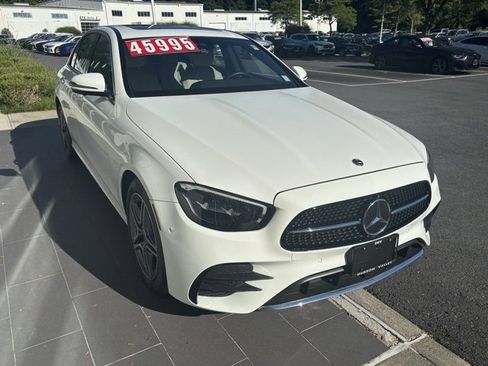 Used 2022 Mercedes-Benz E 350 4MATIC Sedan image 5