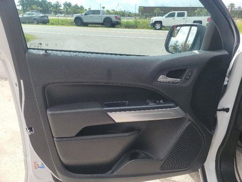 Used 2022 Chevrolet Colorado LT w/ Fleet Safety Package RWD image 11
