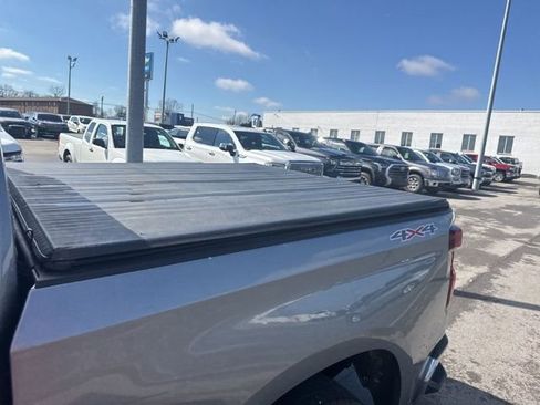 Used 2023 Chevrolet Silverado 1500 LT image 11