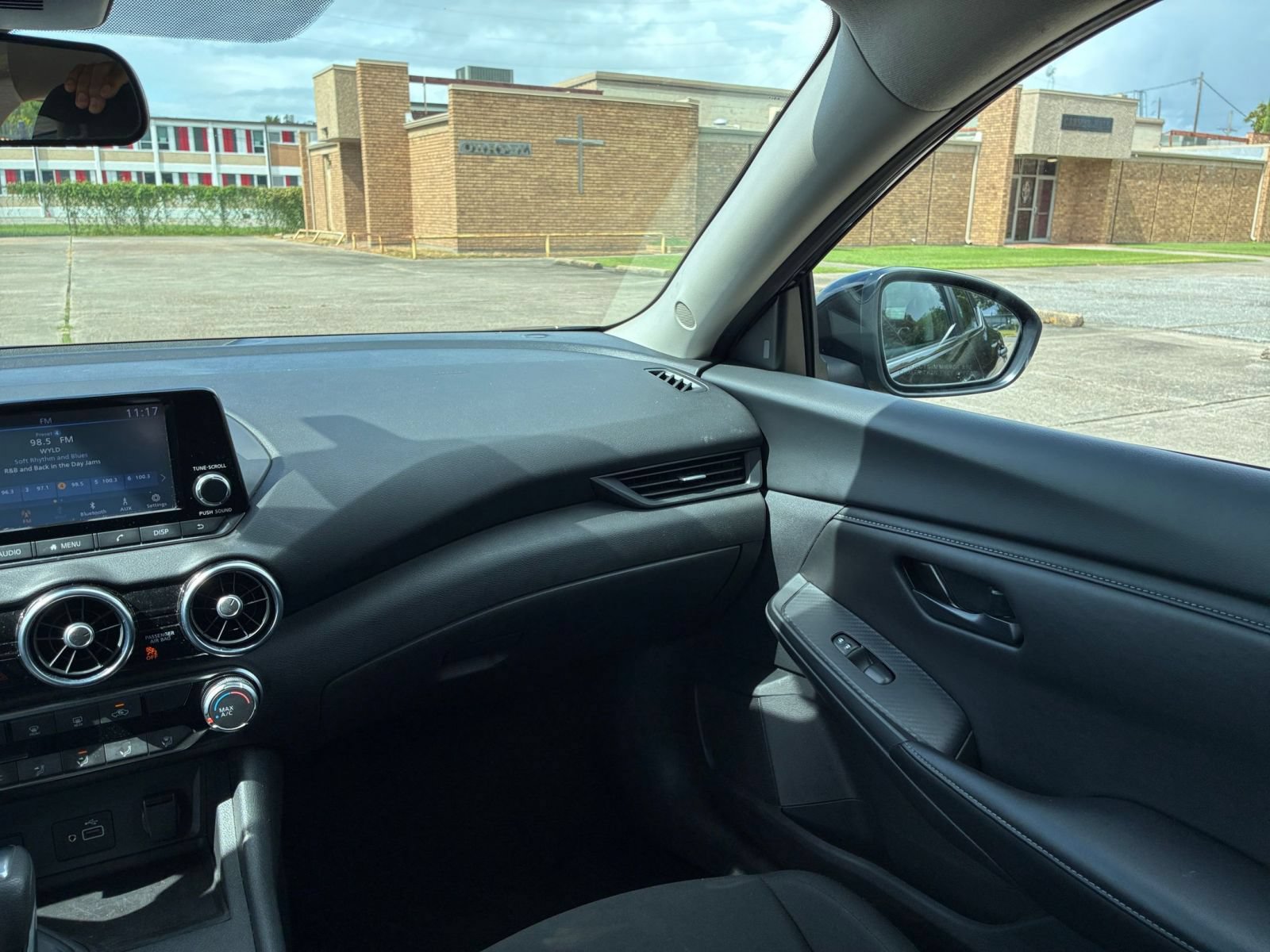 Used 2025 Nissan Sentra S FWD image 32