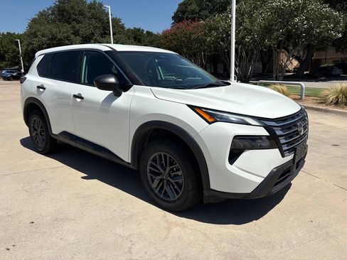 Used 2024 Nissan Rogue S FWD image 9