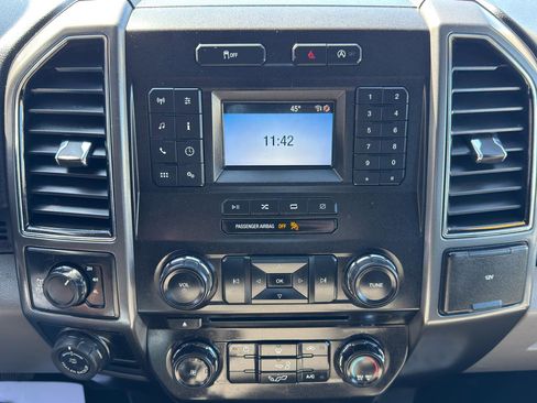 Used 2018 Ford F150 XLT w/ XTR Package image 24