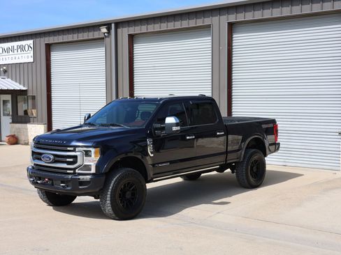Used 2021 Ford F350 Platinum w/ Tremor Off-Road Package AWD/4WD image 11