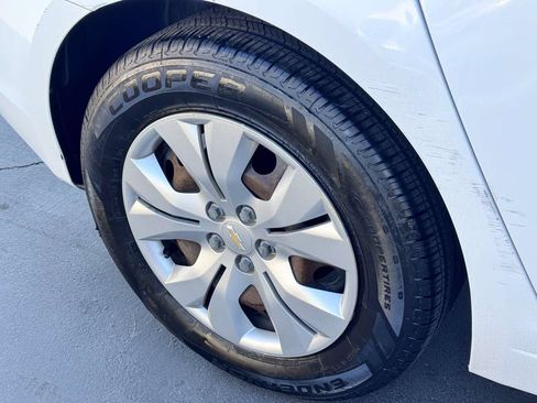 Used 2012 Chevrolet Cruze LS w/ Connectivity Package FWD image 20