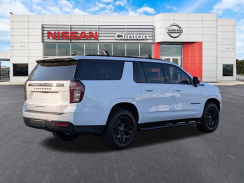 Used 2022 Chevrolet Suburban Z71 w/ Luxury Package image 3