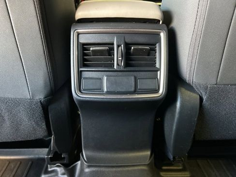 Used 2023 Subaru Forester Premium image 27