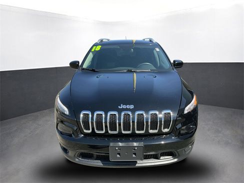 Used 2018 Jeep Cherokee Latitude image 9