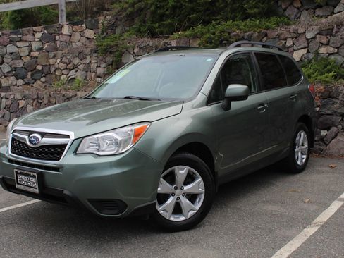 Used 2015 Subaru Forester 2.5i Premium w/ All-Weather Package AWD/4WD image 2