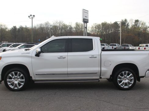 Used 2025 Chevrolet Silverado 1500 High Country AWD/4WD image 4