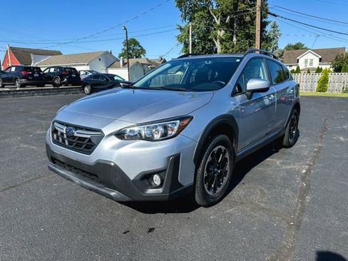 Used 2021 Subaru Crosstrek 2.0i Premium w/ Moonroof Package AWD/4WD image 3