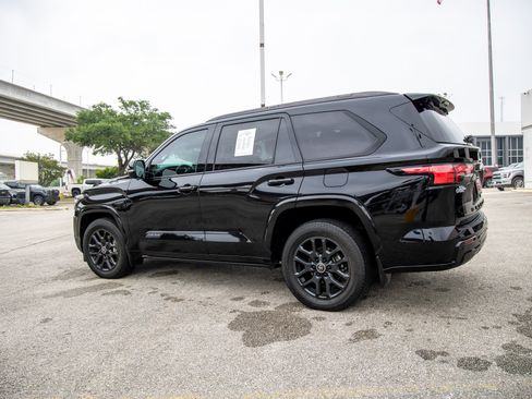 Certified 2024 Toyota Sequoia Platinum AWD/4WD image 10