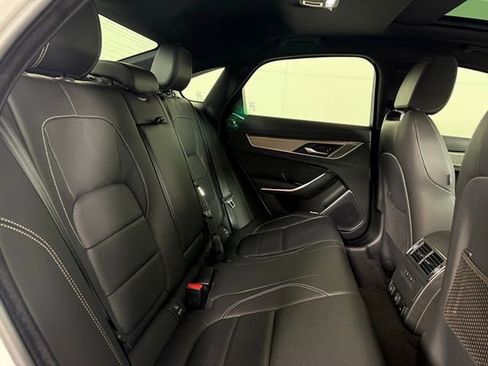 Certified 2024 Jaguar XF R-Dynamic SE image 30