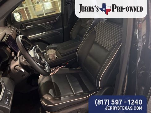 Used 2024 GMC Acadia Denali w/ Super Cruise Package image 9