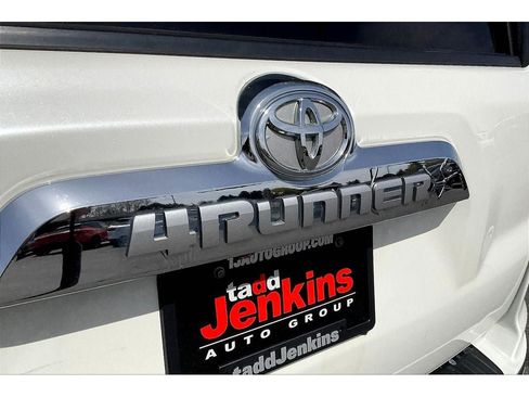 Used 2015 Toyota 4Runner Limited AWD/4WD image 33