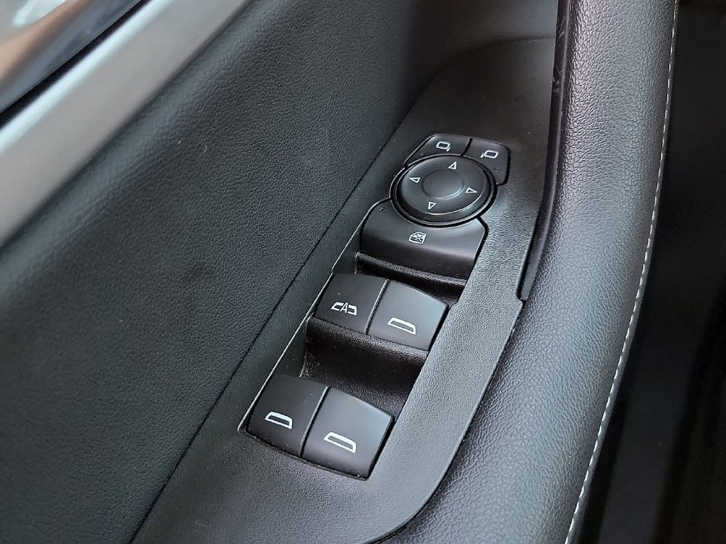 Used 2025 Chevrolet Blazer LT FWD image 16