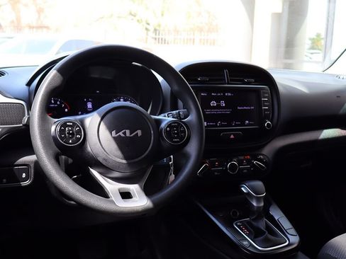 Used 2022 Kia Soul LX w/ Technology Package FWD image 35