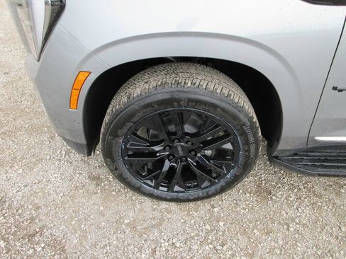 New 2026 GMC Yukon Elevation w/ Elevation Premium Package AWD/4WD image 11
