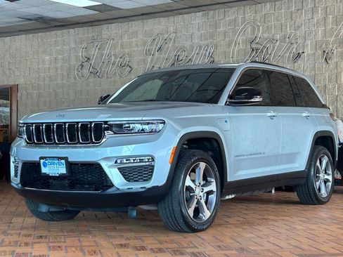 Used 2024 Jeep Grand Cherokee Limited 4xe w/ Trailer Tow Package image 2