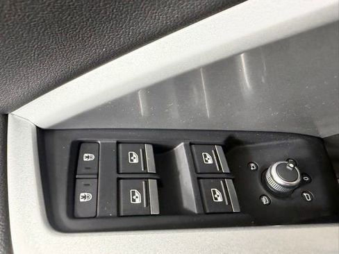 Used 2023 Audi Q3 2.0T Premium w/ Convenience Package AWD/4WD image 19