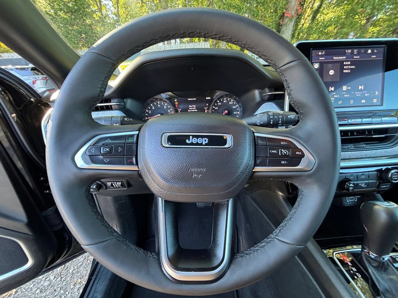 Used 2025 Jeep Compass Latitude AWD/4WD image 29