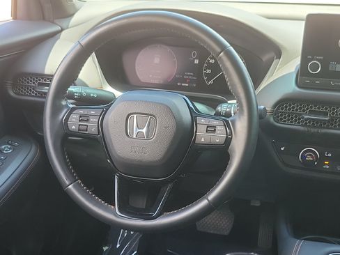 Used 2024 Honda HR-V Sport image 18