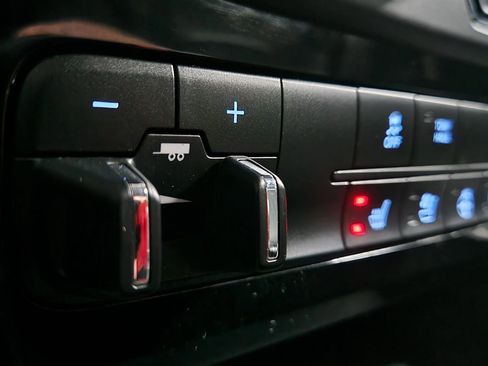 Used 2018 RAM 2500 Laramie w/ Sport Appearance Group image 38