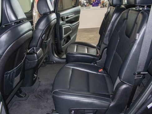 Used 2025 Kia Telluride S AWD/4WD image 15