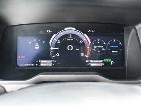 Used 2024 Toyota Sequoia Platinum AWD/4WD image 29