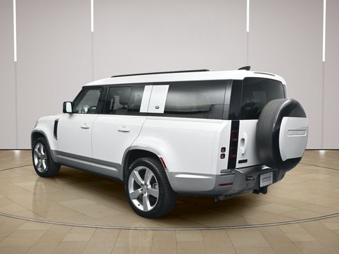 Used 2023 Land Rover Defender 130 First Edition AWD/4WD image 3