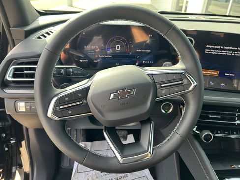 New 2026 Chevrolet Traverse LT w/ Midnight/Sport Edition AWD/4WD image 17