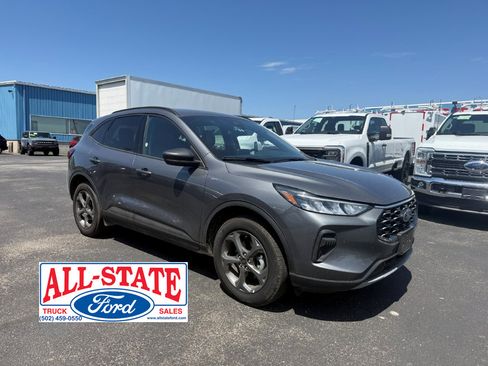Used 2025 Ford Escape ST-Line AWD/4WD image 2