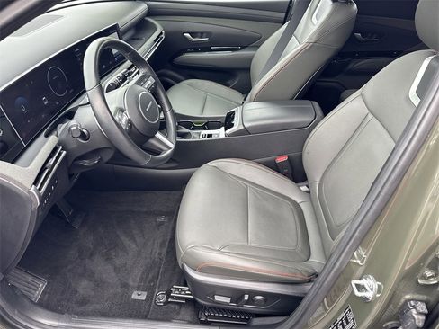 Used 2025 Hyundai Santa Cruz Limited image 9