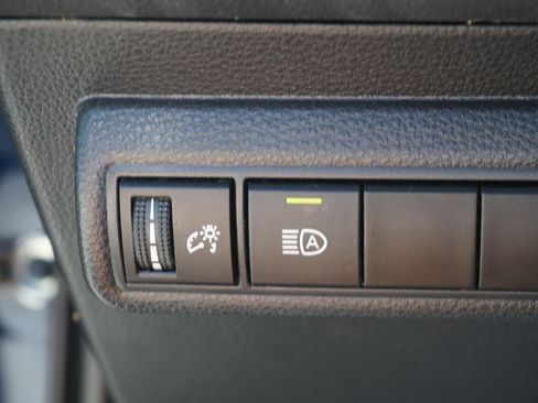 Used 2020 Toyota Corolla LE FWD image 16