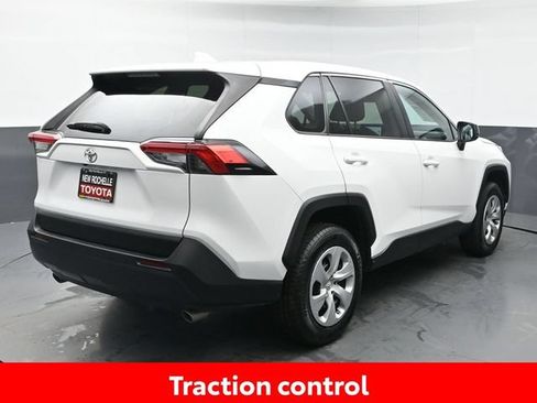 Certified 2024 Toyota RAV4 LE AWD/4WD image 7