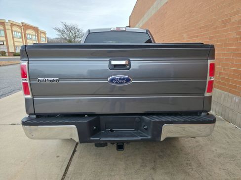 Used 2014 Ford F150 XLT w/ XLT Chrome Package image 8
