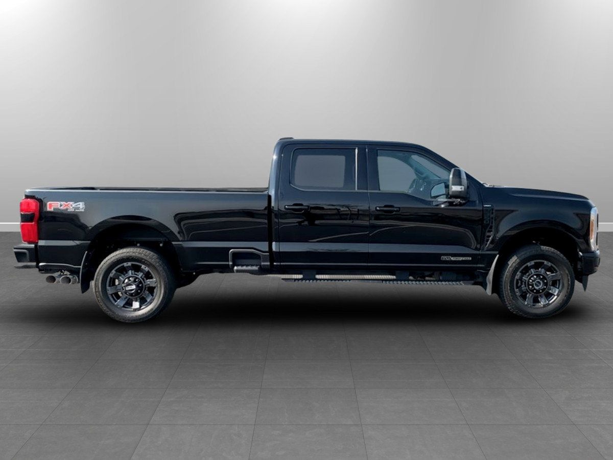 Used 2023 Ford F350 Lariat w/ Lariat Ultimate Package AWD/4WD image 9