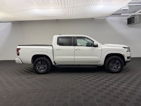 Used 2025 Nissan Frontier SV AWD/4WD image 8