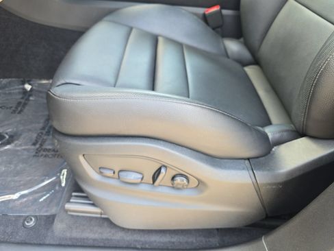 Used 2024 Porsche Cayenne AWD/4WD image 14