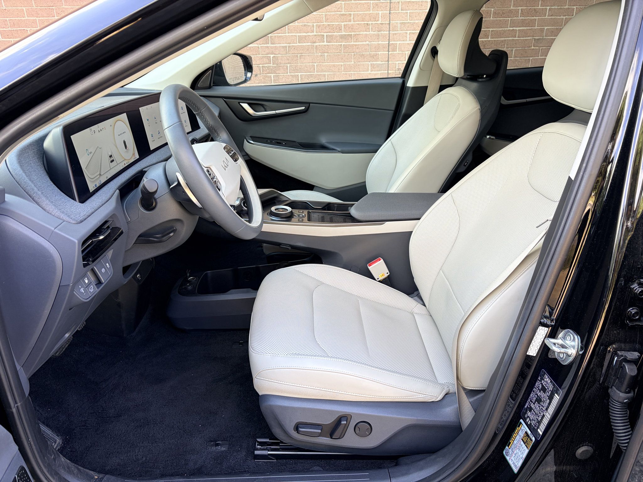 Used 2024 Kia EV6 Wind w/ Wind Technology Package AWD/4WD image 9