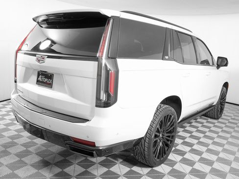 Used 2024 Cadillac Escalade Sport w/ Touring Package image 5
