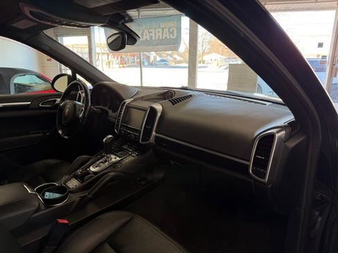 Used 2014 Porsche Cayenne Diesel Platinum Edition AWD/4WD image 35
